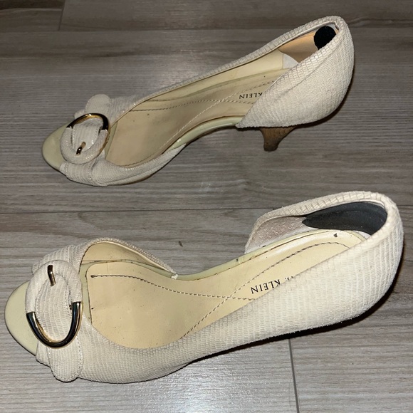 Rare Anne Klein Low Wooden Heels - GUC - Picture 3 of 5